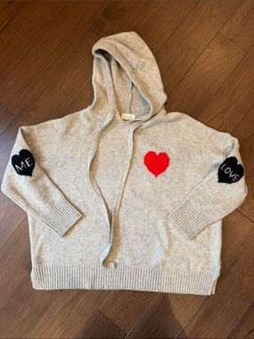 On You Heart Hoodie Sweater Size Medium - C30-067